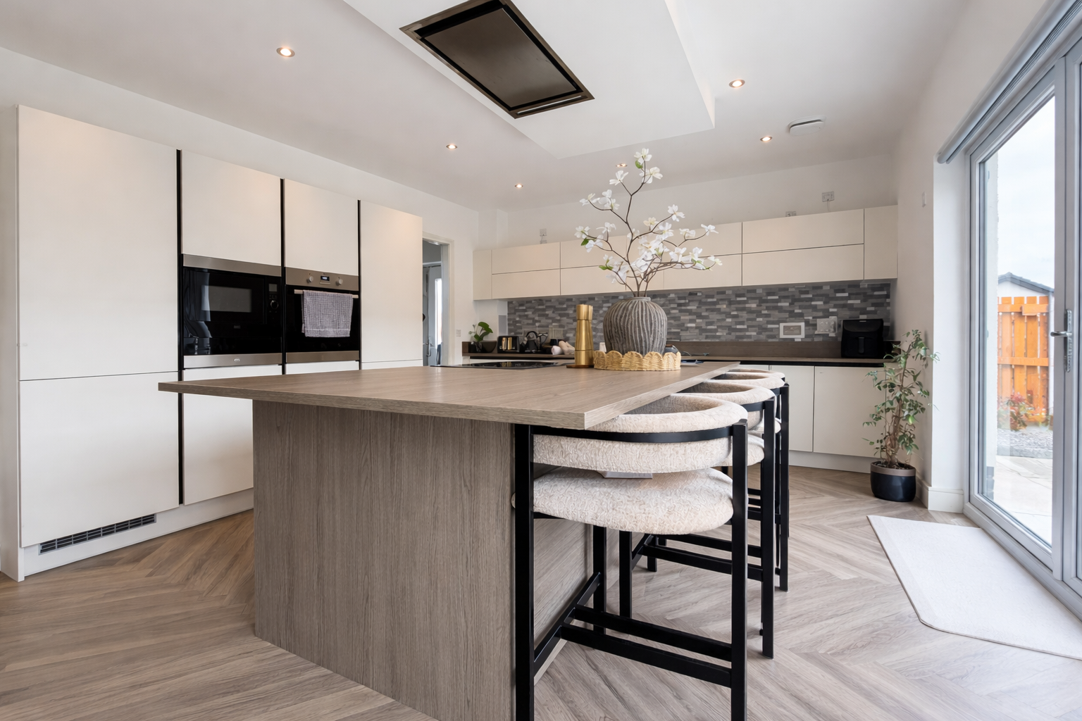Ardena Property interior and exterior